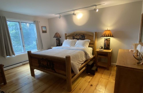 Stratton Mountain House | Gorgeous Stratton Mountain View PiperRidge condo: hot tub, grill, deck Sleeps 10