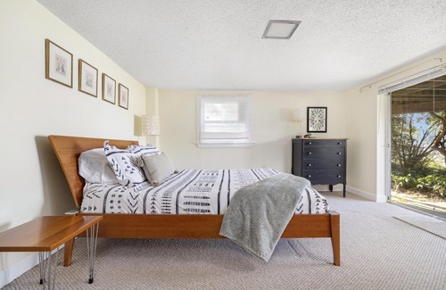 Lynn Garden House | 3BR Boone Lakefront home