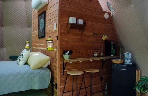 Brownsboro RV Rental | "Buzz-Worthy Retreat: Welcome to Honey Bee Way – Your Sweet Escape Awaits!"