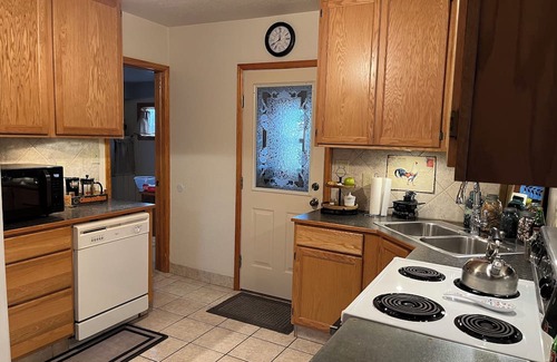 Cheyenne House | Quaint and cozy historic railroad house