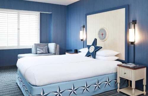 Fisherman's Wharf Apartment | King Room Near Cartoon Art Museum SAN