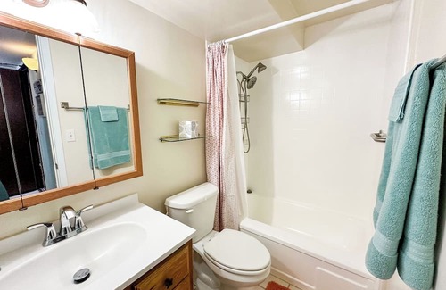 Mokuleia Condo | Charming Condo with Ocean View on North Shore