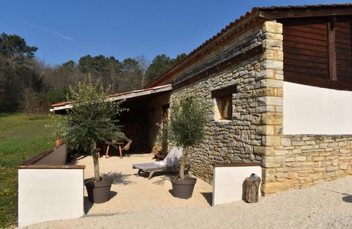 Frayssinet-le-Gelat House | Bienvenue au Gîte Capucine Pour 2 Personnes. Animaux de Compagnie Acceptés !