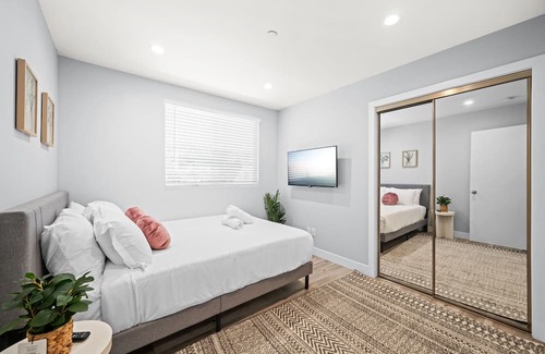 Carthay Circle House | Charming K-Town Retreat: Your LA Delight!