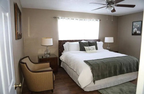 Bahama Reef House | Spacious 3 Bed -Central location