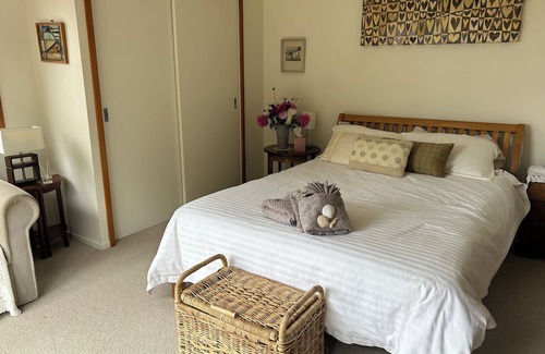 Cable Bay House | Beach House at Cable Bay - Central for exploring Northland or just relaxing