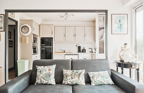 Le Rosais-La Flourie Apartment | The Saint Servan shell house