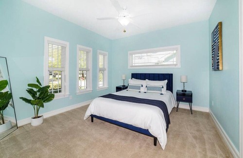 Tallahassee House | 347) Perfect for groups- 5 beds!