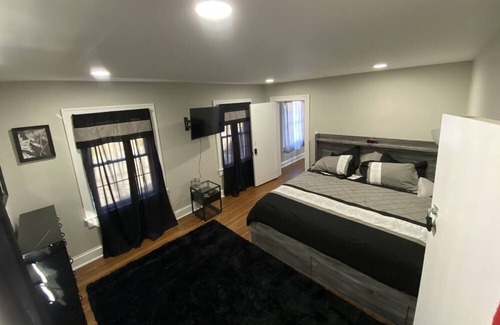 Mapleton/Fall Creek House | B. Bliss Inn Indy’s Boutique Resort Spa with 3 Utopia Tables 4000 sq ft