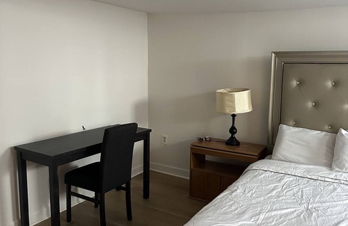 Easton House | Cozy and comfortable guest suite close to Easton and Airport.