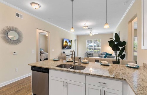 Southside Apartment | Relax in Style: Charming 2 BR in Resort Community