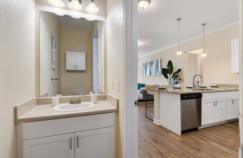 Southside Apartment | Relax in Style: Charming 2 BR in Resort Community