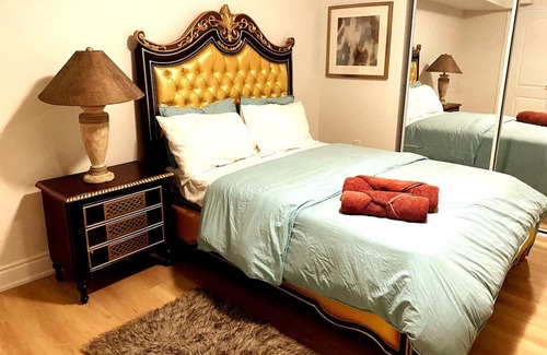 Winona House | Stylish Deluxe 2BR Guest Suite