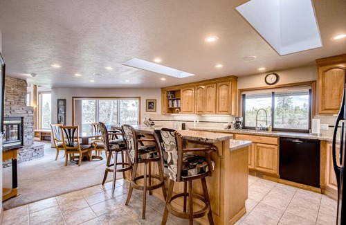 Cheney House | Vast countryside house with wide-ranging views, double deck, bar, & fireplaces