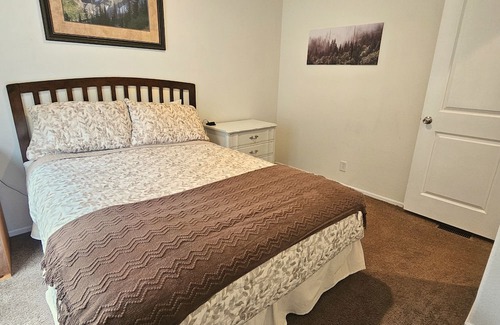 Mount Hood Village House | Comfortable Dog-Friendly Home with hot tub, fire pit, deck and large front yard.