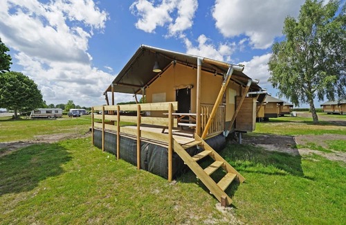 Biddinghuizen House | Glampingtent 6 by Interhome