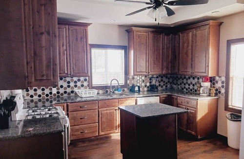 Scott City House | Guest House