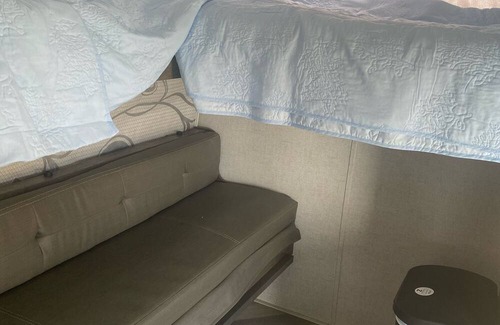 Nancy House | Cozy camper less than a mile from the beautiful Lake Cumberland!