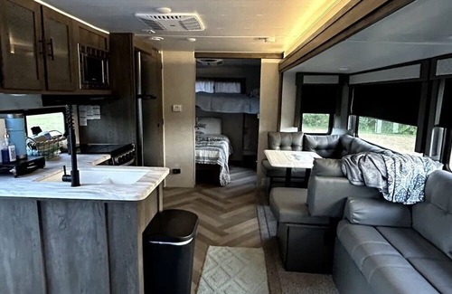 Nancy House | Cozy camper less than a mile from the beautiful Lake Cumberland!