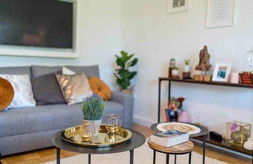 Freilassing Apartment | DG Links -schöne 40m² Große City Wohnung Nähe Salzburg