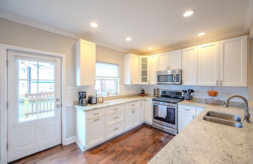 Kingman Park House | D St Digs a Spacious Row Home on Capitol Hill
