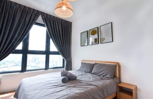 Taman Pertama Apartment | A Cozy 3BR Apt Near Sunway Velocity, FREE Parking