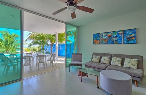 Chicxulub Puerto House | NEW Fun Family Beach House Pool BBQ Smart TVs