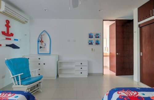 Chicxulub Puerto House | NEW Fun Family Beach House Pool BBQ Smart TVs