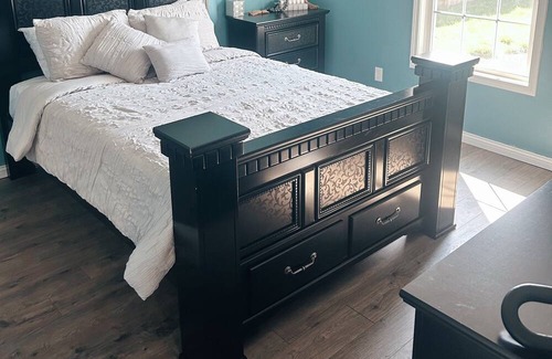 Hanover House | The Hanover Hideaway! Minutes from Hanover College, 5 Miles to Downtown Madison!