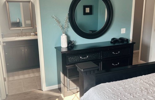 Hanover House | The Hanover Hideaway! Minutes from Hanover College, 5 Miles to Downtown Madison!