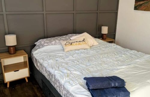 Winslow House | Bigfoot Hideout -Hotel amenities with a social vibe! Yeti #2