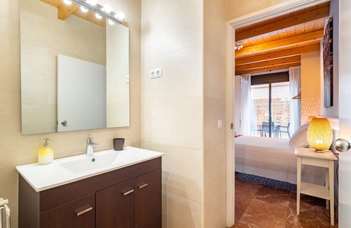 El Guinardo Apartment | SPACIOUS EIXAMPLE OASIS WIFI/AC LARGE TERRACE 6PP By MyRentalHost