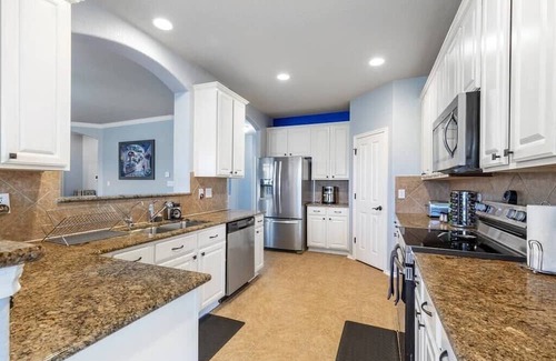 Cibolo House | Serene Views~Ideal For Long Stays~Heated Pool