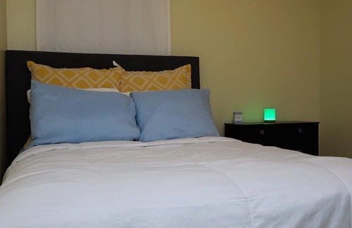 Sunrise Acres House | Cozy Colors Modern Family Friendly-3 days