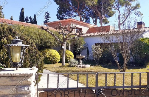 Comarruga Villa | Charming mediterranean villa in the beach with large garden, great for families.