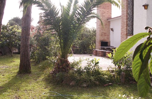 Comarruga Villa | Charming mediterranean villa in the beach with large garden, great for families.