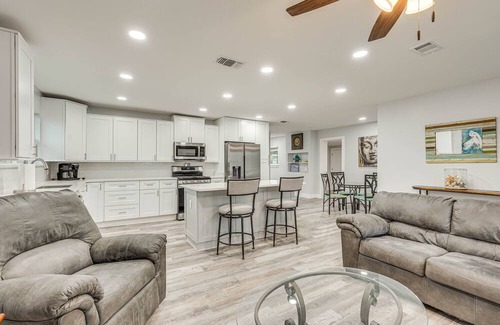 Panama City House | Pet-Friendly Panama City Home, 9 Mi to Beach!