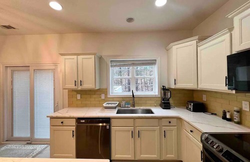 Duluth House | Spacious 5-bedroom house with in delightful Norcross, 22 min from ATL