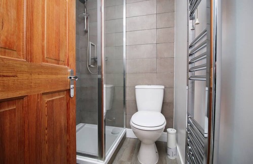 Cribbs Causeway House | Cohost Partners, Monthly/Weekly discounts