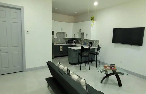 Buckingham Boat Rental | Lovely newbuilding 1 bedroom vacation parking freenn