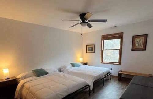 Mountain Base Cabin | 10 Min to Snowshoe! Large renovated Cabin with 4 bedrooms, 2 baths & large deck