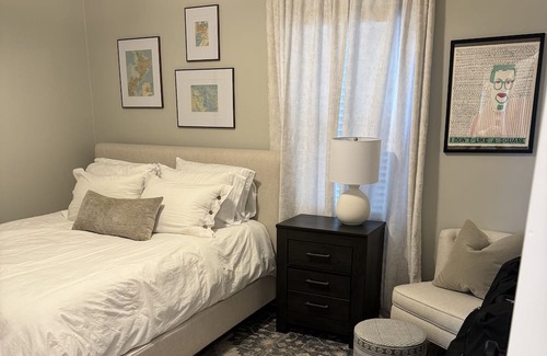 Roselawn Finance House | Charming & Cozy Cape Cod!