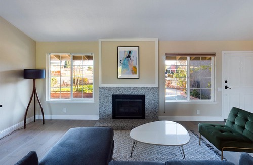 Pleasanton House | Modern and relaxed living w/office, huge backyard. Corner lot with R/V parking.