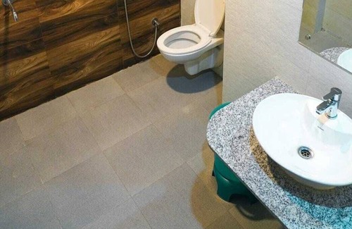 Gurugram Apartment | BnBBuddy- Zoomers Home@ 1BR at Gurugram with WiFi, AC