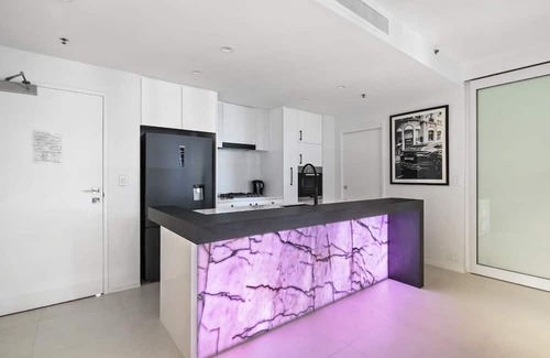 Broadbeach Apartment | Luxury Broadbeach Apartment with Ocean Views