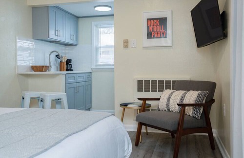 Old Mystic Apartment | The Haley Studio · Near Mystic, Casinos + USCGA