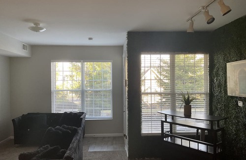 Roselawn Finance House | Cozy Luxury 1-bedroom apartment with fitness room, WiFi in beautiful Cincinnati