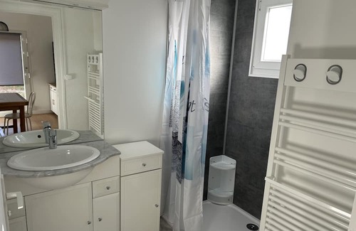Saint-Ambreuil Apartment | Joli Appartement