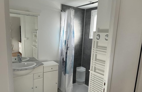 Saint-Ambreuil Apartment | Joli Appartement