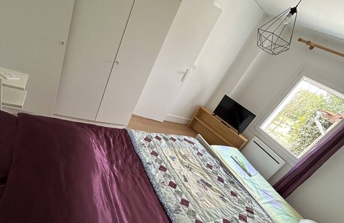 Saint-Ambreuil Apartment | Joli Appartement